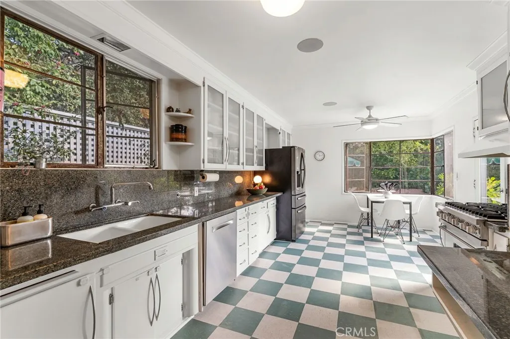 2240 N New Hampshire Avenue, Los Feliz, California 90027 home-pic-6